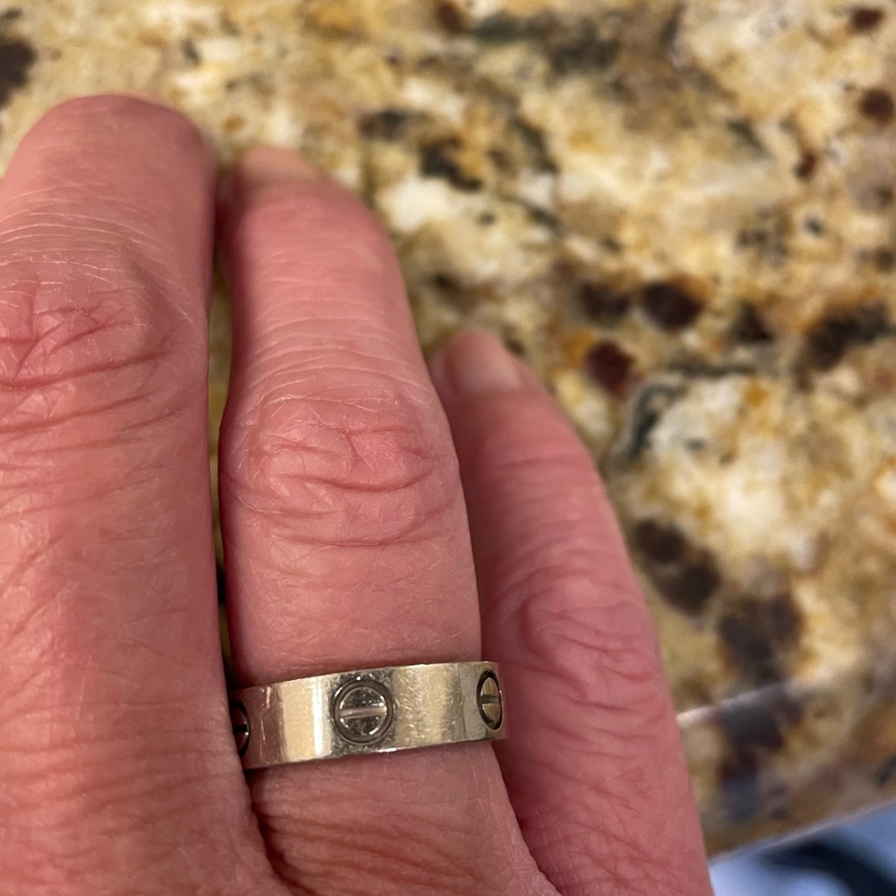 Cartier love band